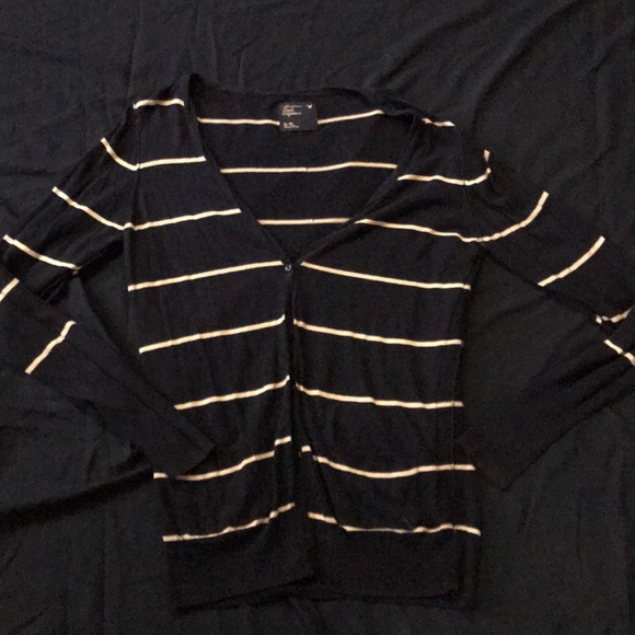 American Eagle Cardigan - Picture 2 of 4